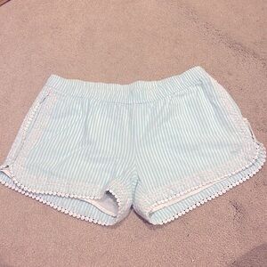 VINEYARD VINES | small | lined eyelet trim shorts
